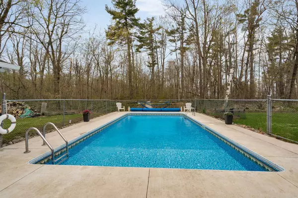 Innisfil, ON L9S 2L4,3738 Fairway RD