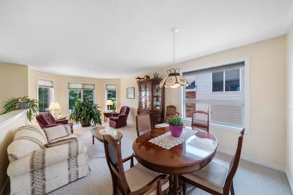 Springwater, ON L0L 1P0,32 Ritchie CRES