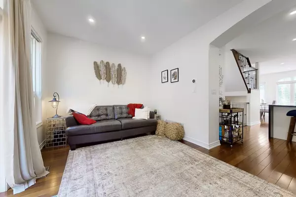 Toronto W07, ON M8Y 0A4,38 Bell Manor DR