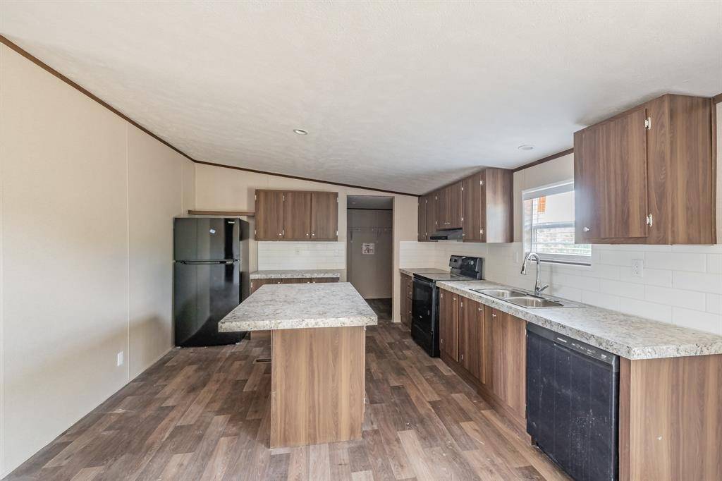 Mineral Wells, TX 76067,10 Southwest Court