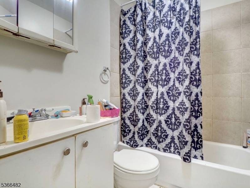 Paterson City, NJ 07501,81 Auburn St