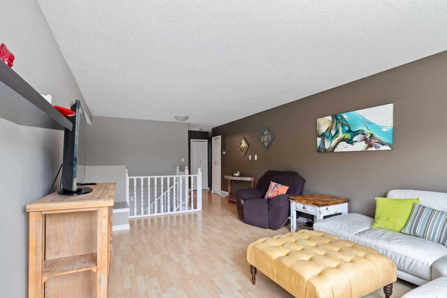 Fort Mcmurray, AB T9K1E6,577 Timberline DR