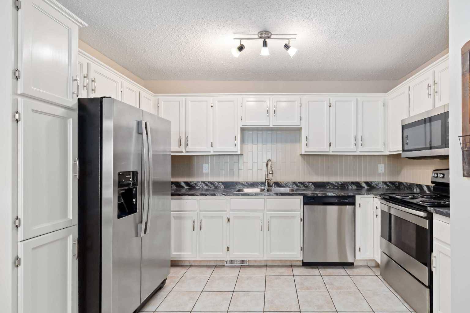 Fort Mcmurray, AB T9K1E6,577 Timberline DR