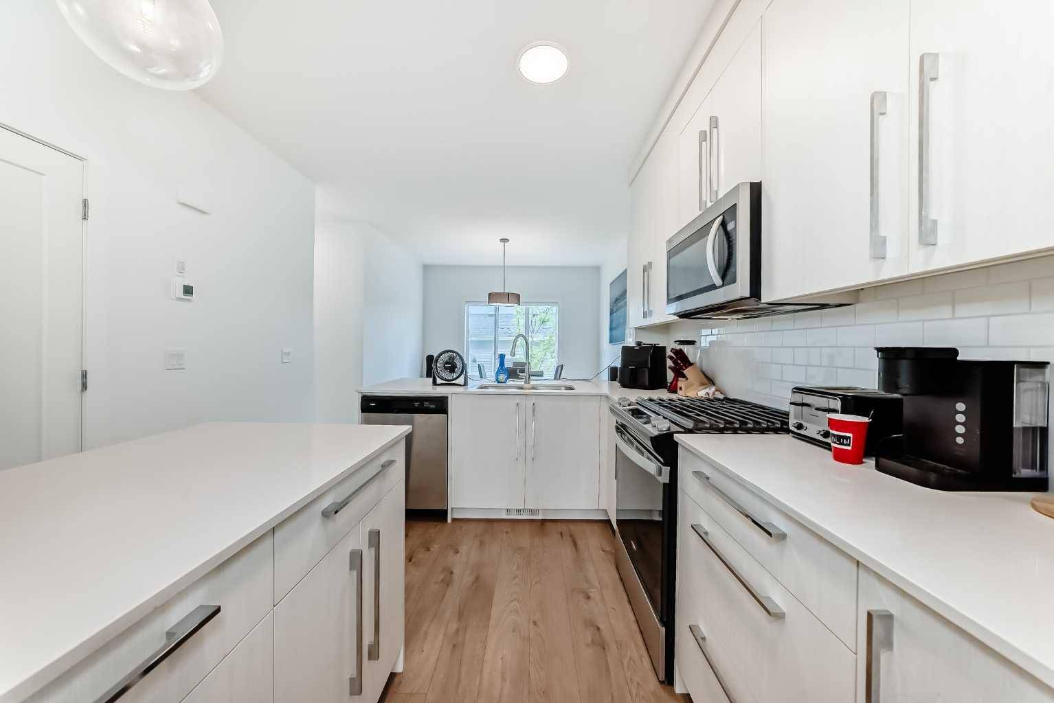 Calgary, AB T3S 0E8,7403 202 AVE Southeast