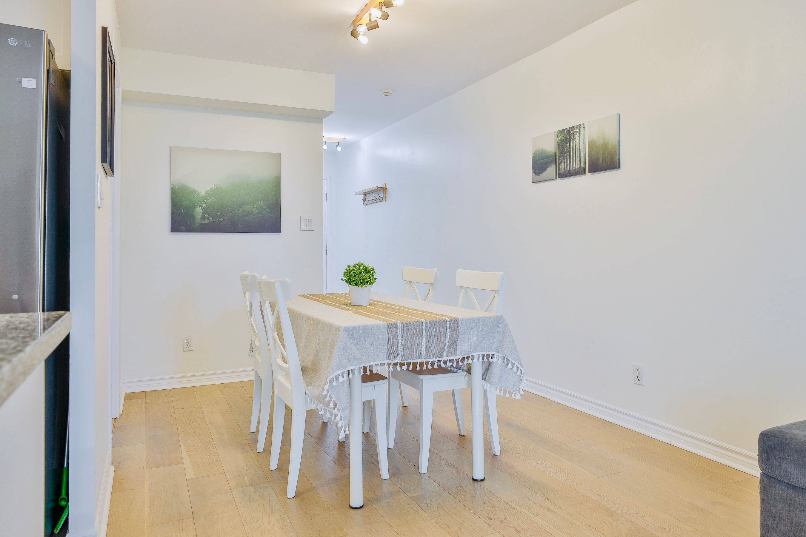 Toronto C15, ON M2K 3C2,3 Rean Dr DR #307