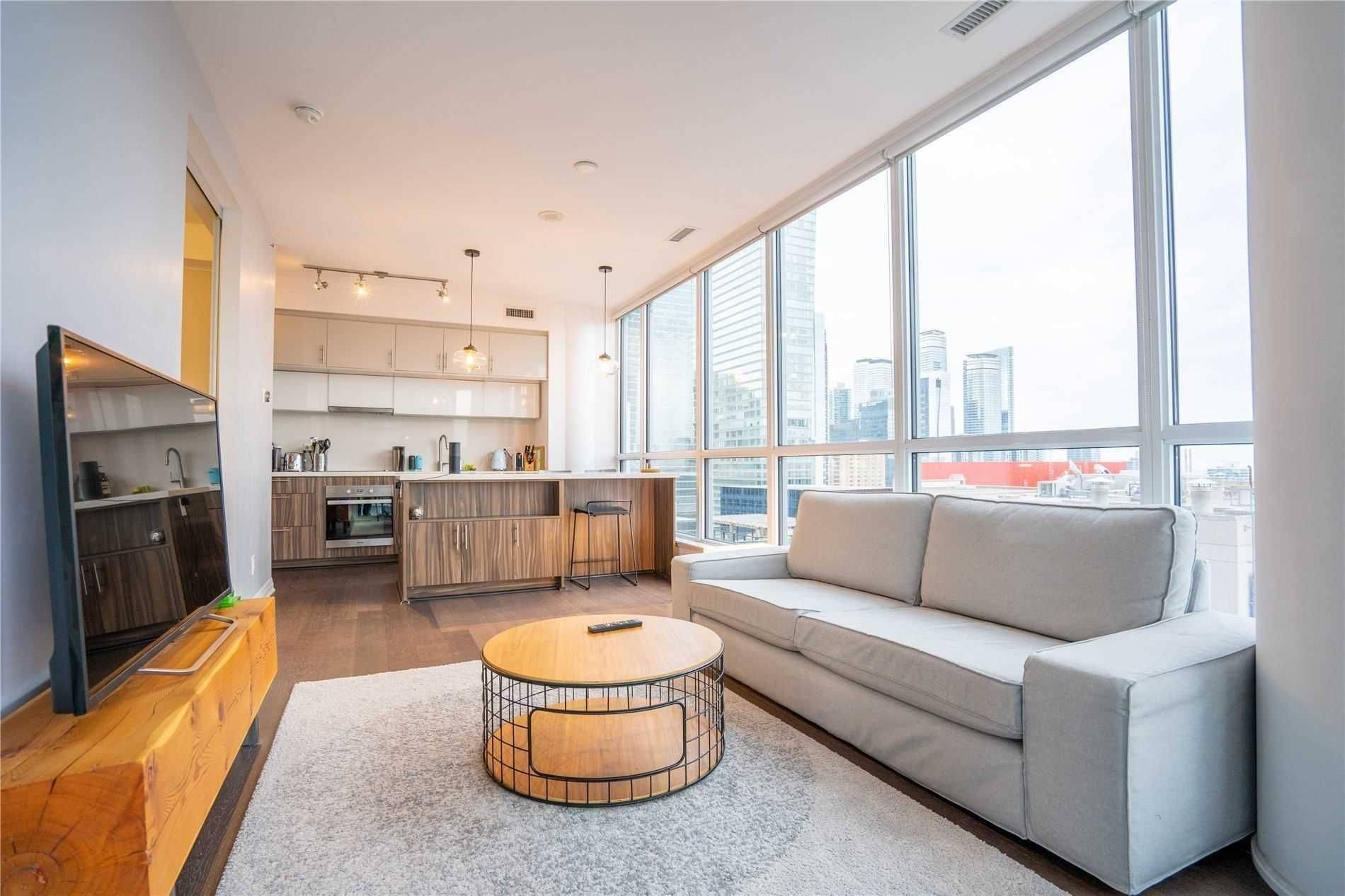 Toronto C01, ON M5V 0C4,8 Mercer ST #2208