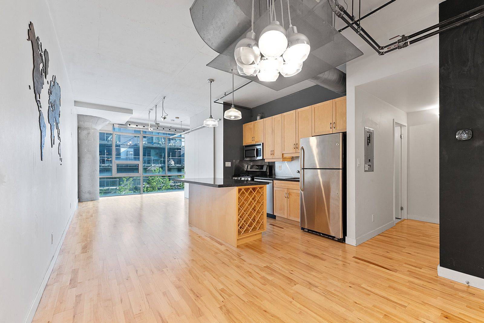 32 Stewart ST #405, Toronto C01, ON M5V 3T2