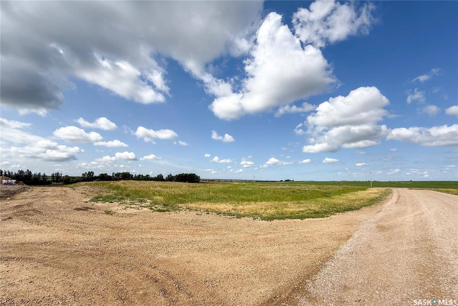 Webb, SK S0N 0A6,8-11 Dufferin AVENUE
