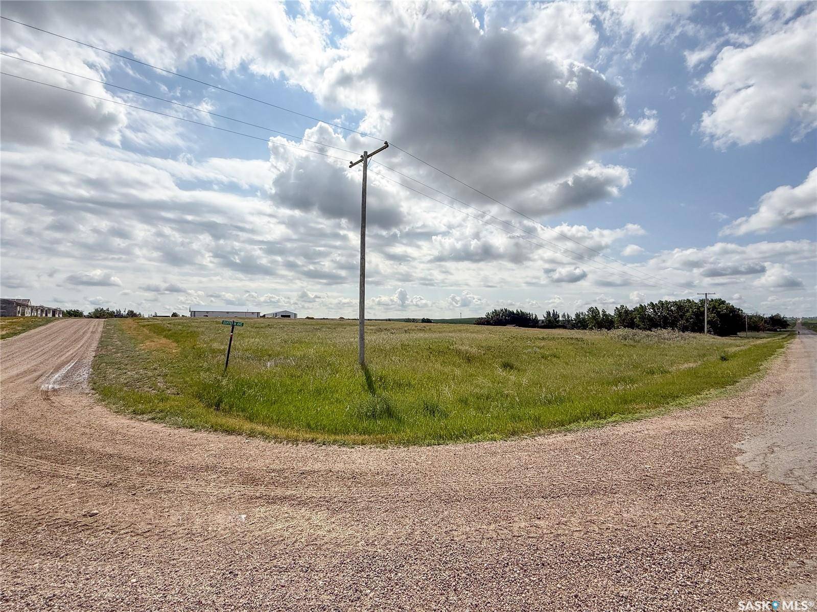 Webb, SK S0N 0A6,8-11 Dufferin AVENUE