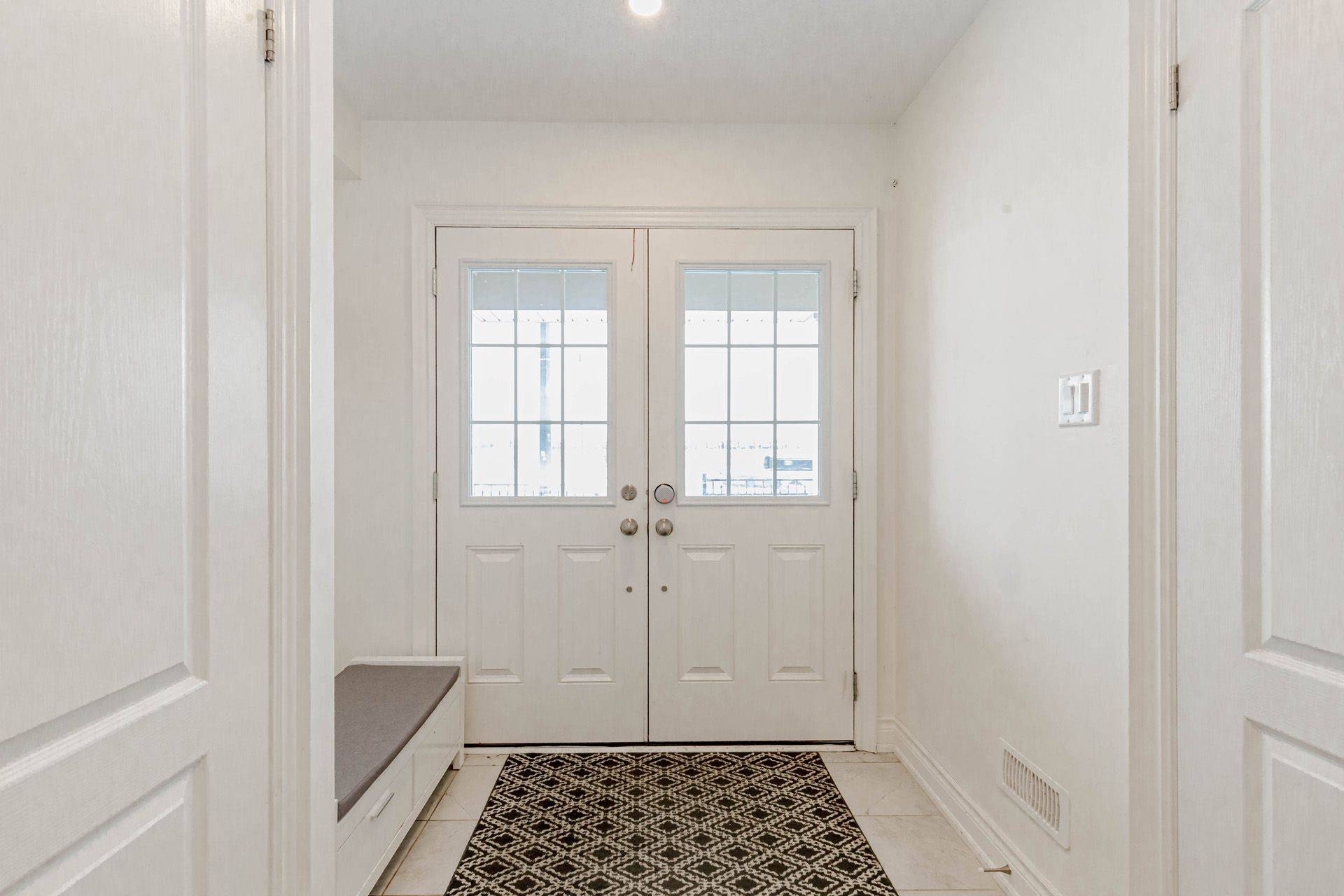 Brampton, ON L6Y 6G5,8644 Financial DR