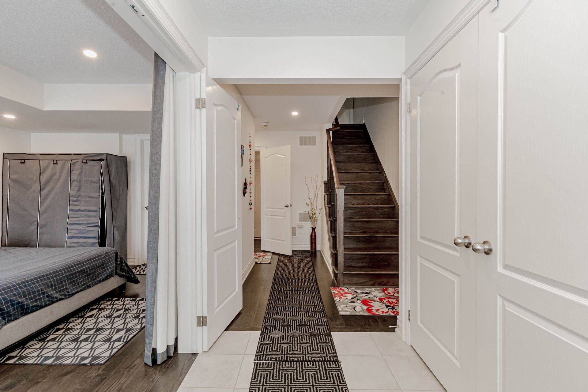 Brampton, ON L6Y 6G5,8644 Financial DR