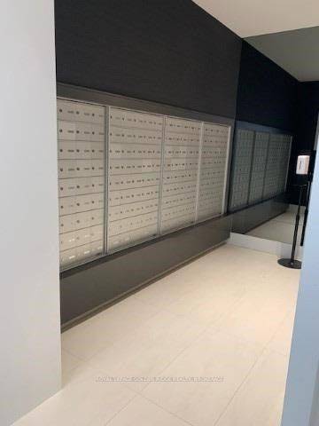 Toronto W05, ON M3J 0L6,10 De Boers DR #1211