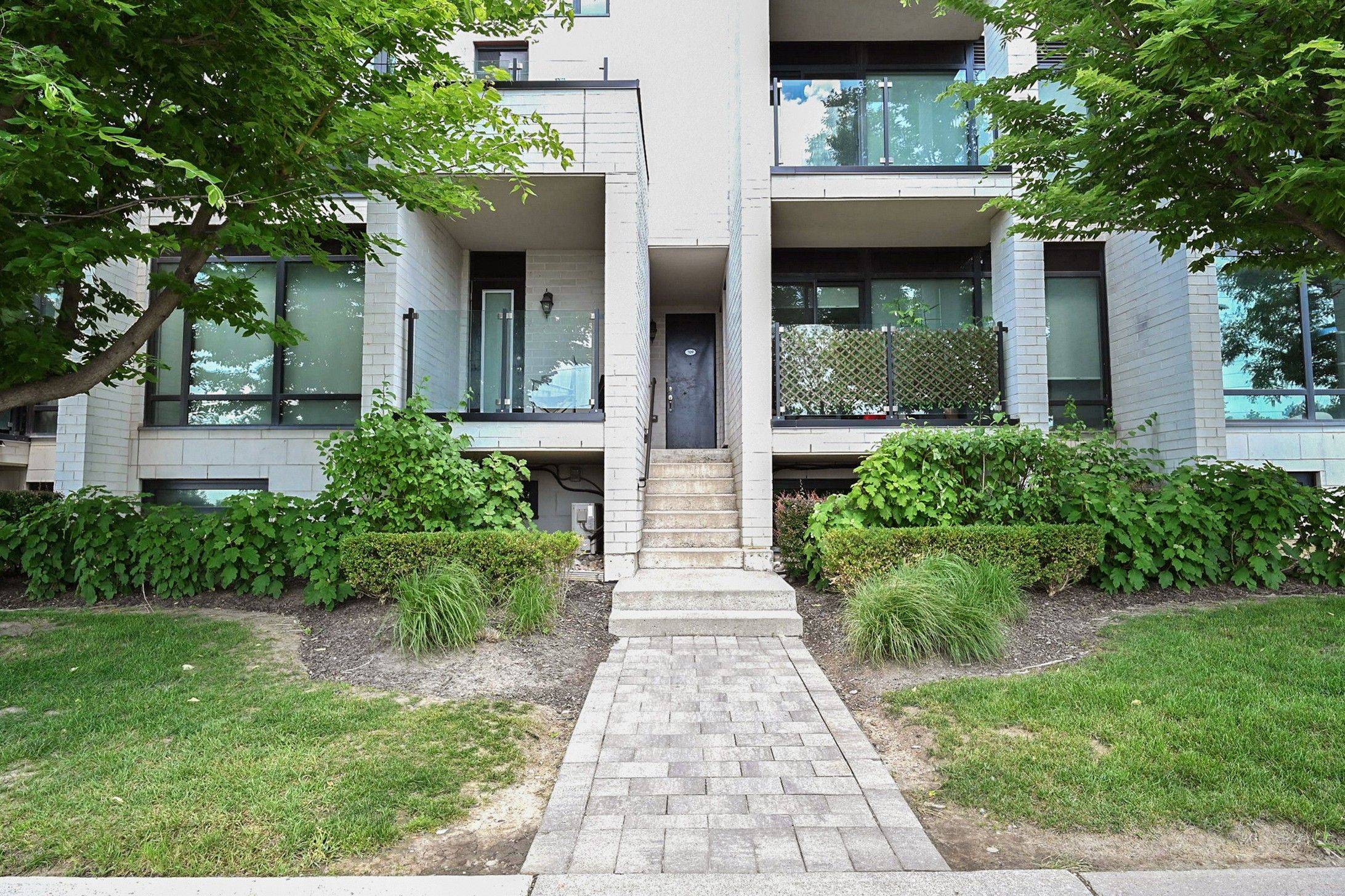 138 Widdicombe Hill BLVD #710, Toronto W09, ON M9R 4A6