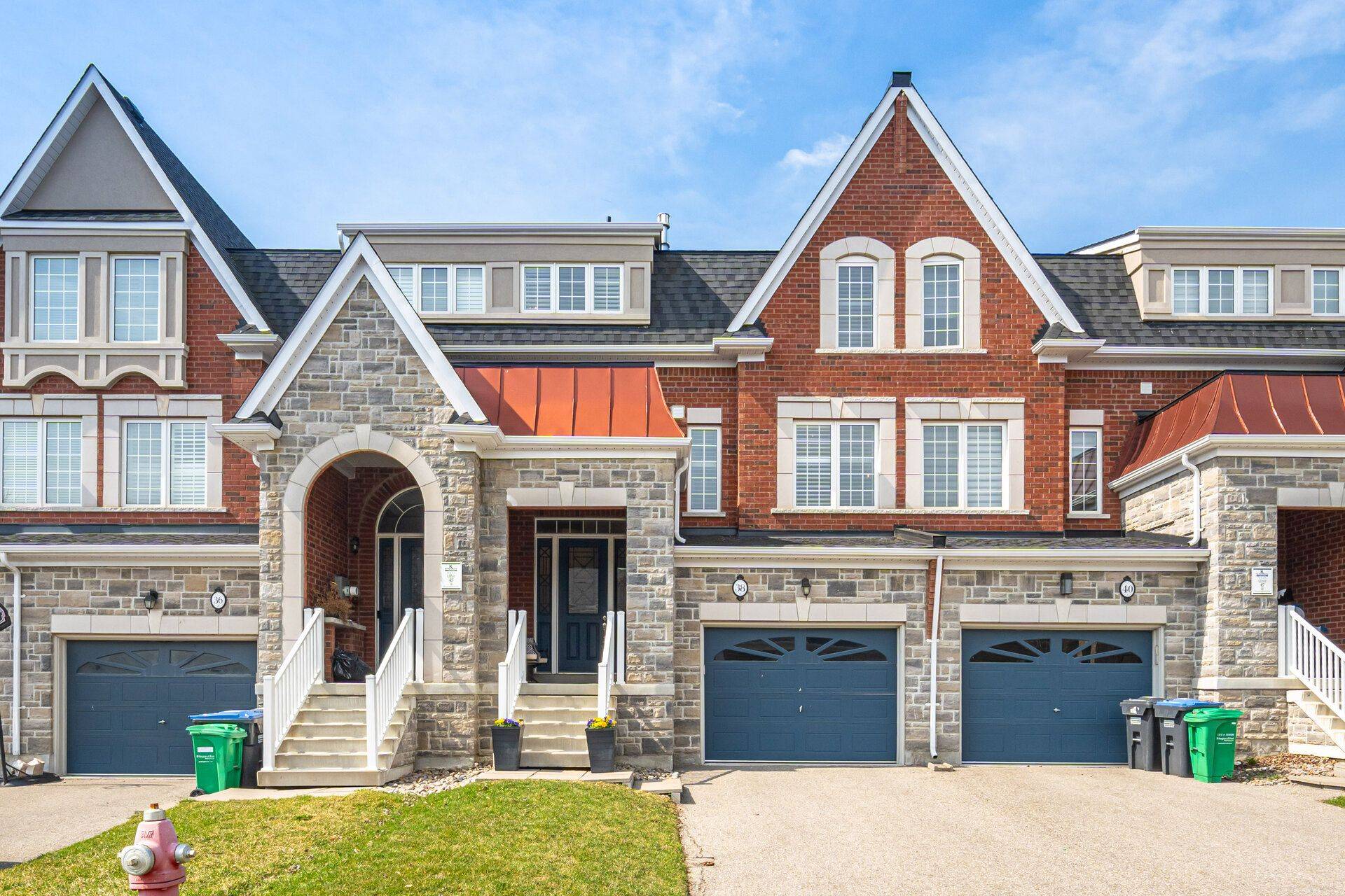 38 Meadowcreek RD, Caledon, ON L7C 4A1