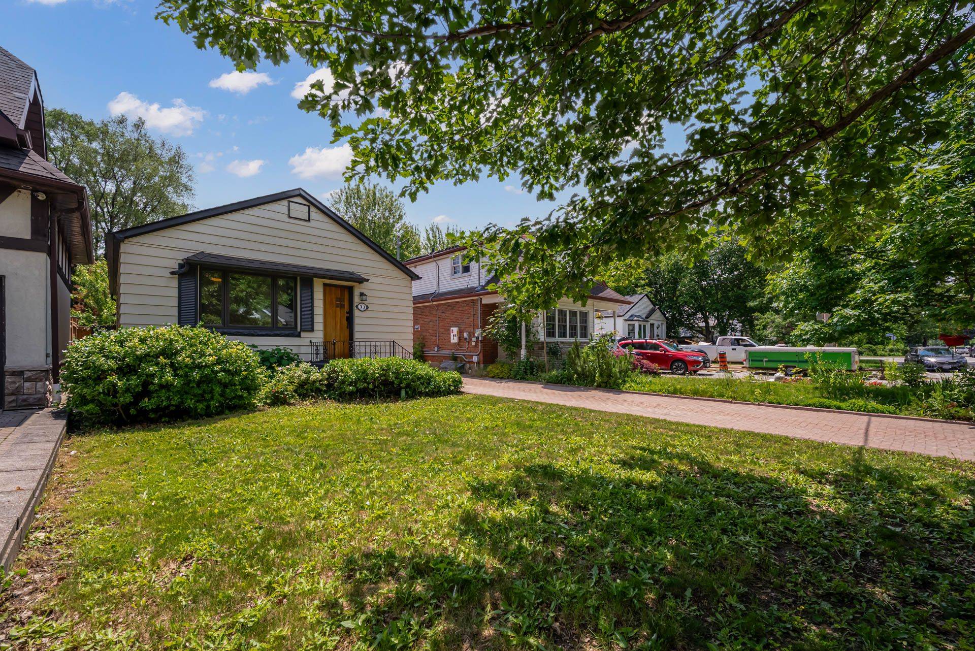 33 Ash CRES, Toronto W06, ON M8W 1E4