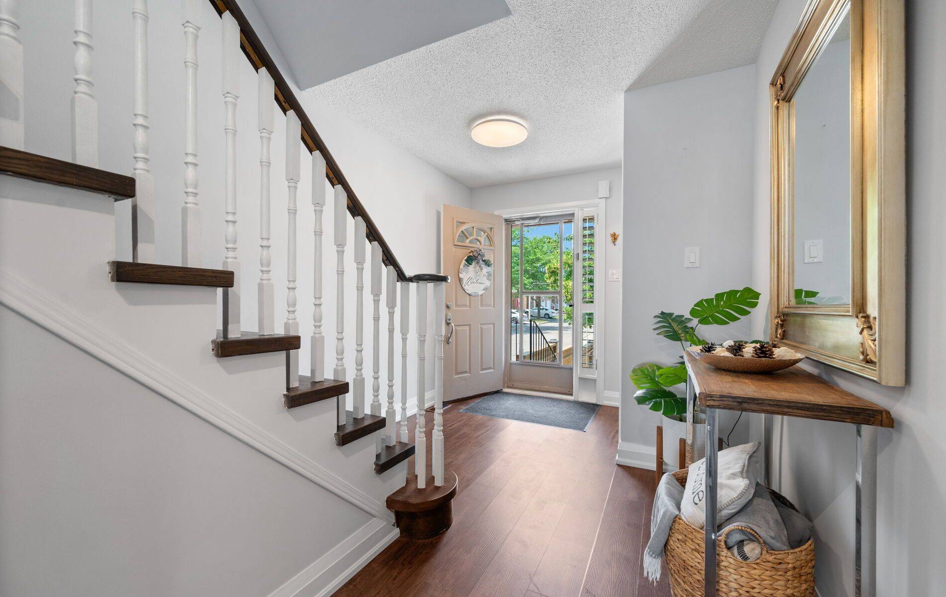 Brampton, ON L7A 1G5,200 Cresthaven RD #110