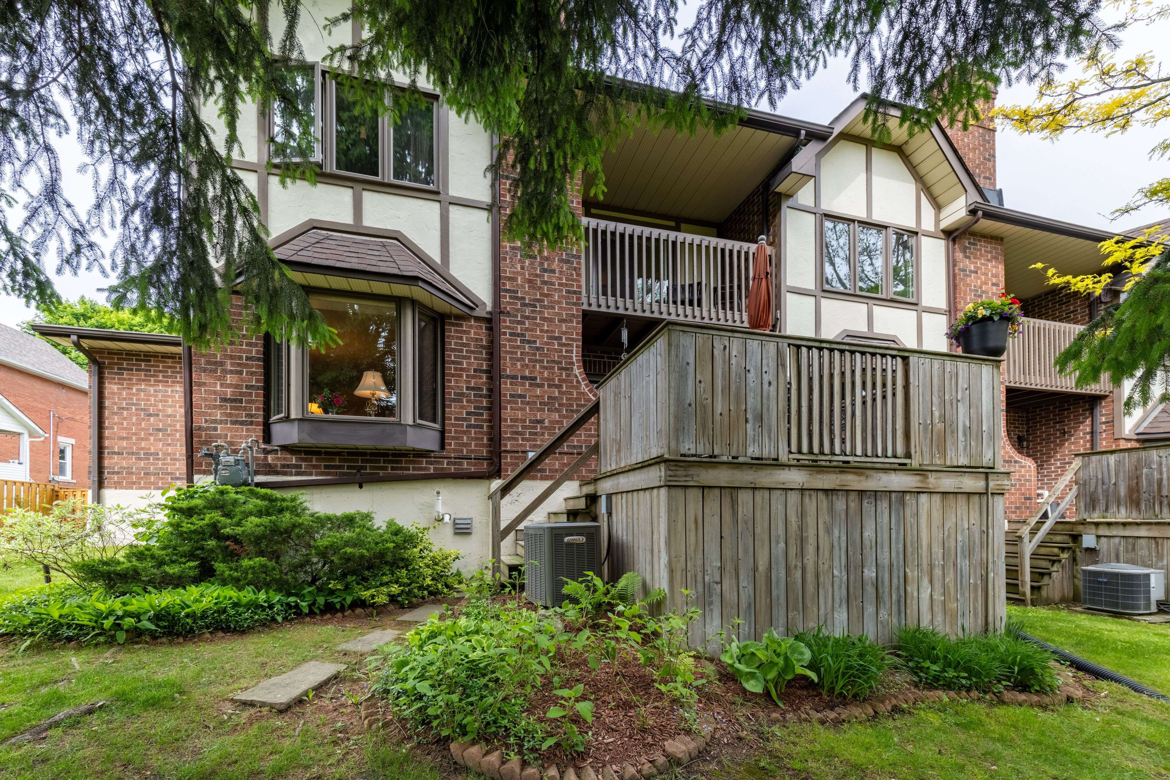 121 Waterloo AVE #101, Guelph, ON N1H 3H9