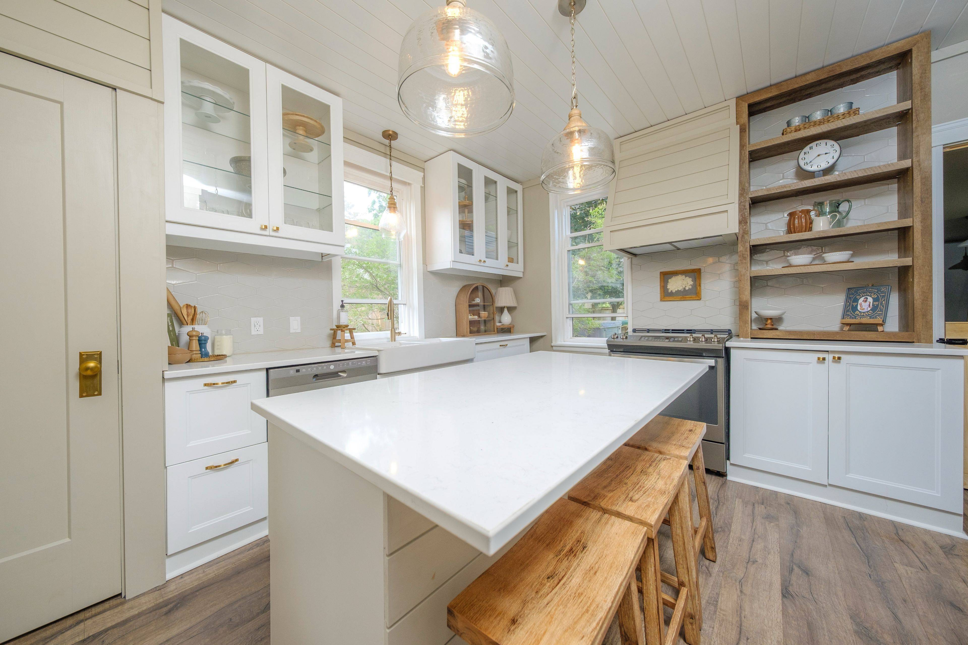 Kincardine, ON N2Z 2J1,581 Queen ST