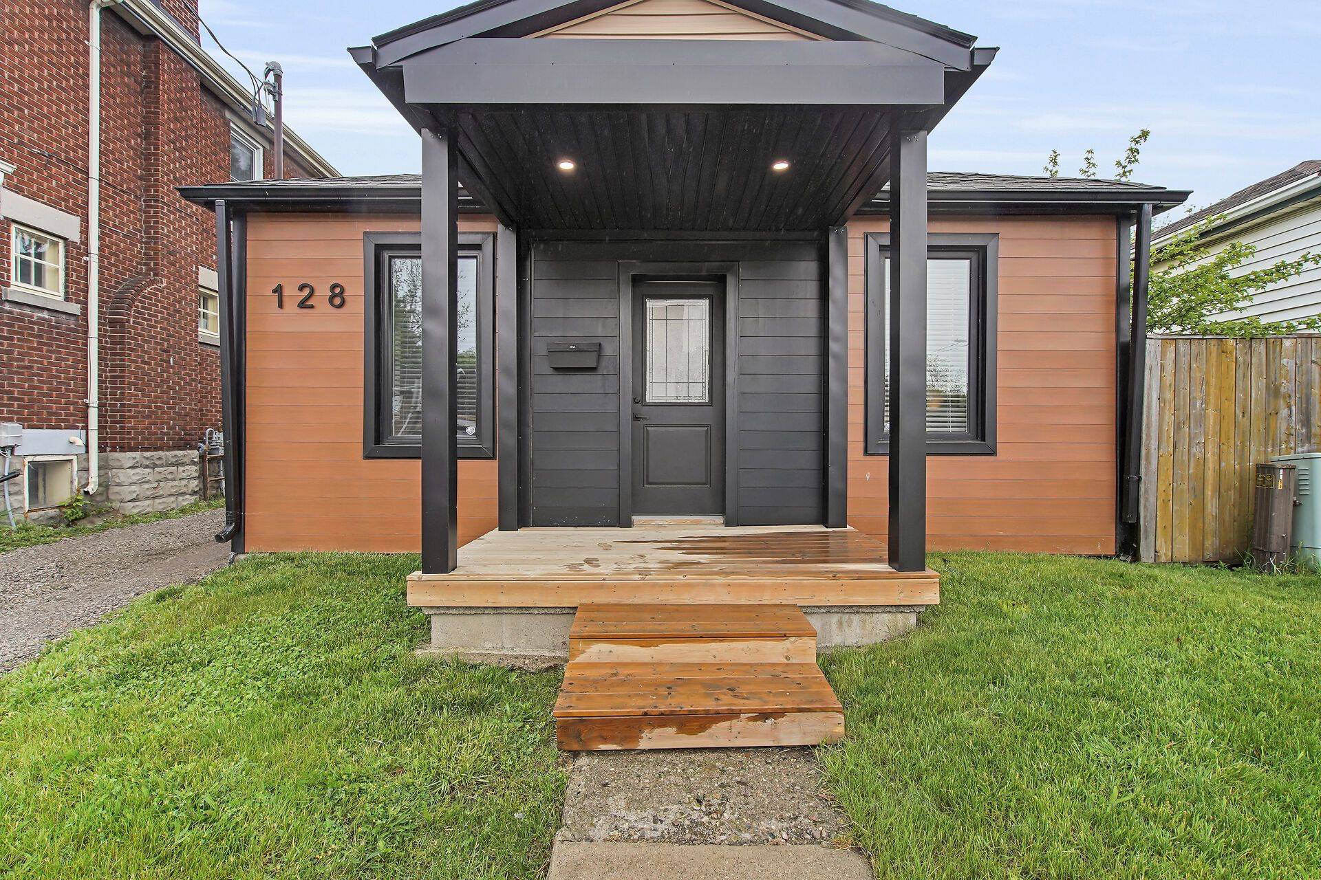 London East, ON N6B 3G8,128 Adelaide ST N