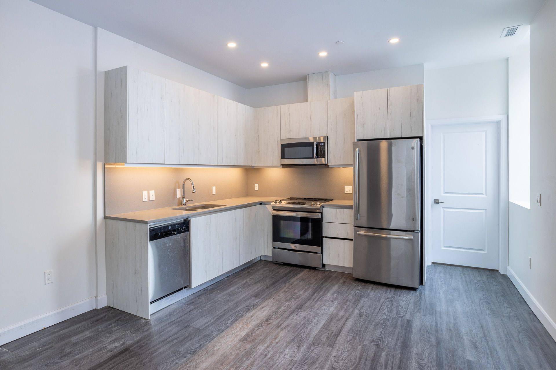 Peterborough East, ON K9H 7N8,365 Armour RD #201