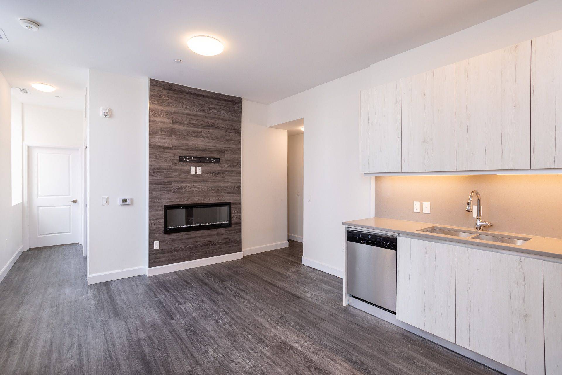 Peterborough East, ON K9H 7N8,365 Armour RD #201