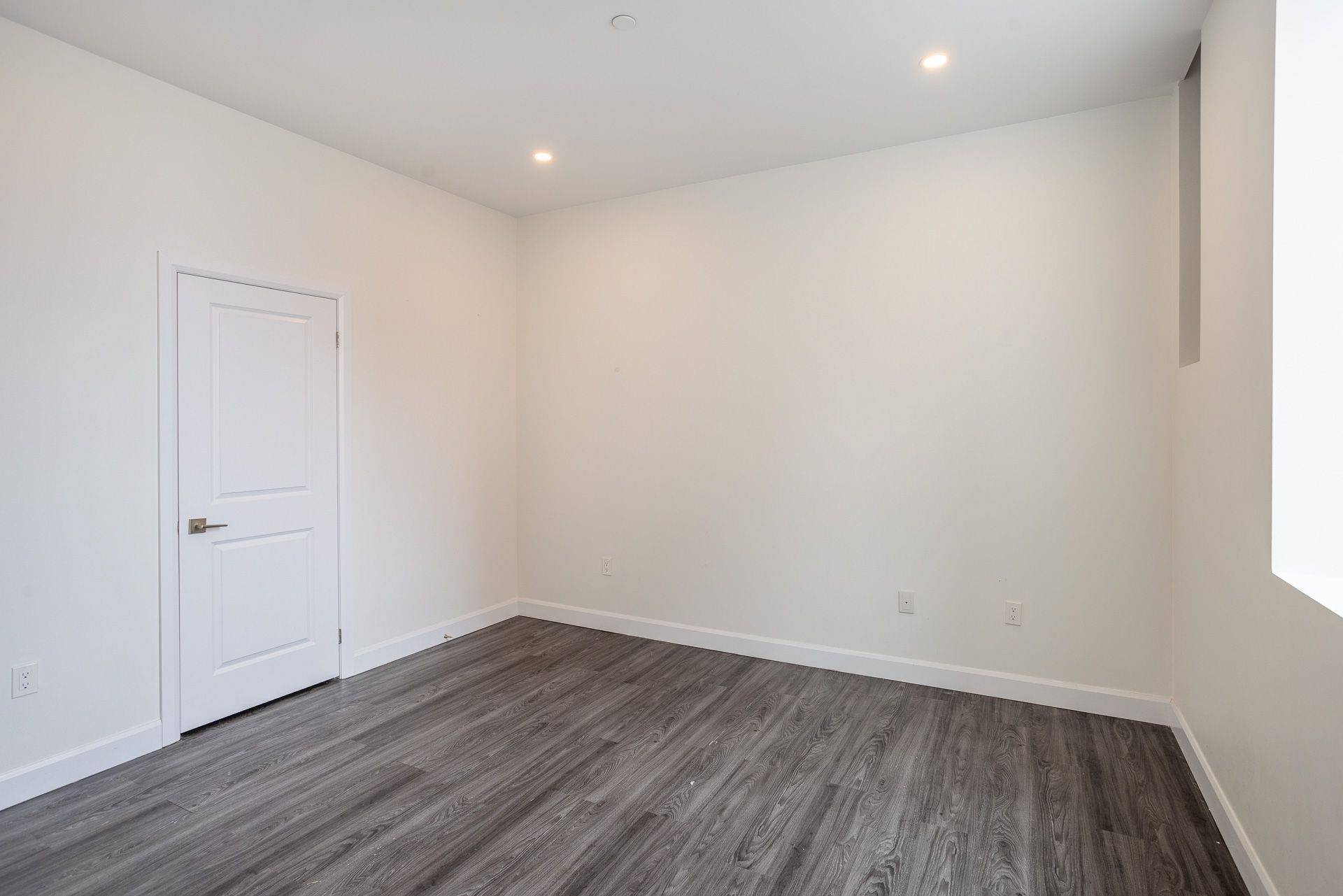 Peterborough East, ON K9H 7N8,365 Armour RD #201