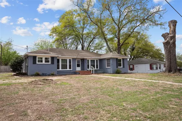 Lindale, TX 75771,319 E Hubbard Street