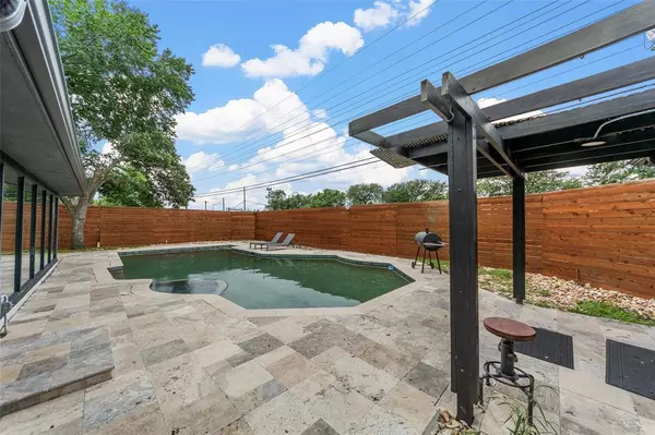 Dallas, TX 75230,12211 Quincy Lane