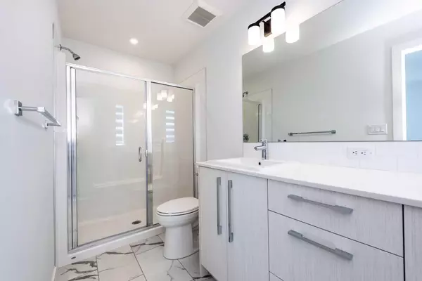 Calgary, AB T3S 0H7,7686 202 AVE SE