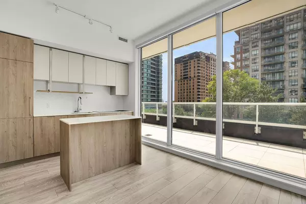 Toronto C14, ON M2N 0L4,15 Holmes AVE #402