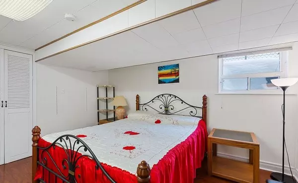 Toronto E04, ON M1P 1Y2,14 Maxim CRES #Basement