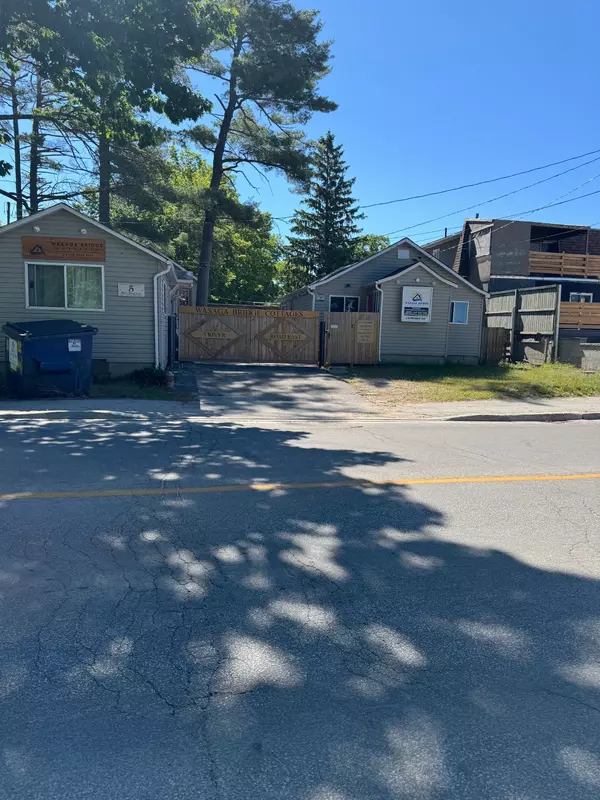 Wasaga Beach, ON L9Z 2L1,5 River RD E