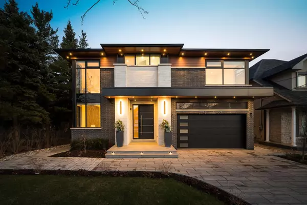 33 Cornelius Pkwy, Toronto W04, ON M6L 2K2