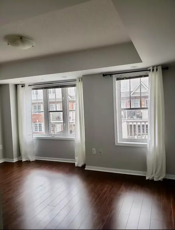 Mississauga, ON L5B 0B3,599 Dundas ST W #5