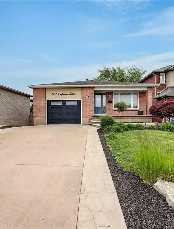 607 Eaglewood DR, Hamilton, ON L8W 3J8