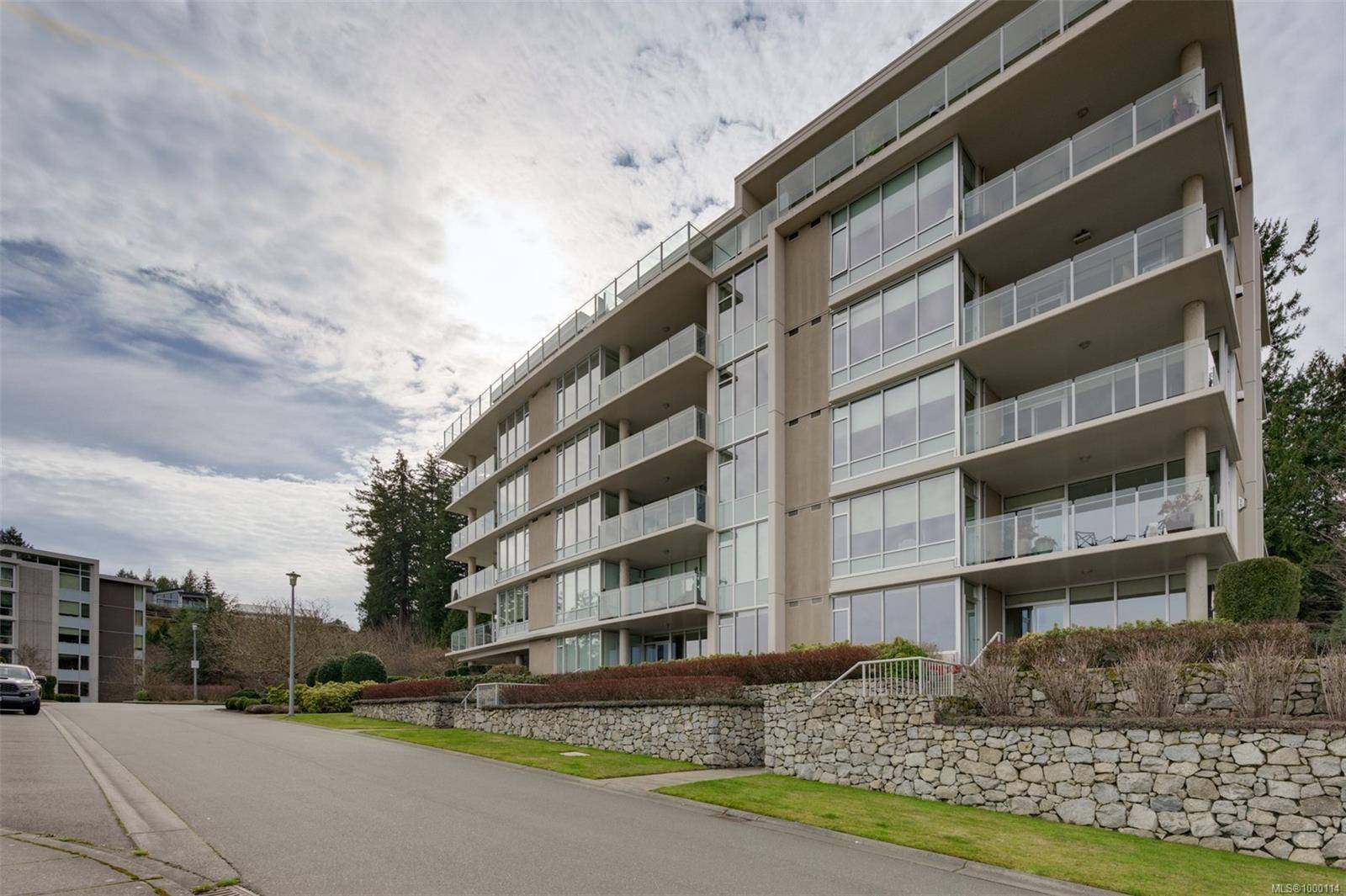 Saanich, BC V8Y 3K1,748 Sayward Hill Terr #101
