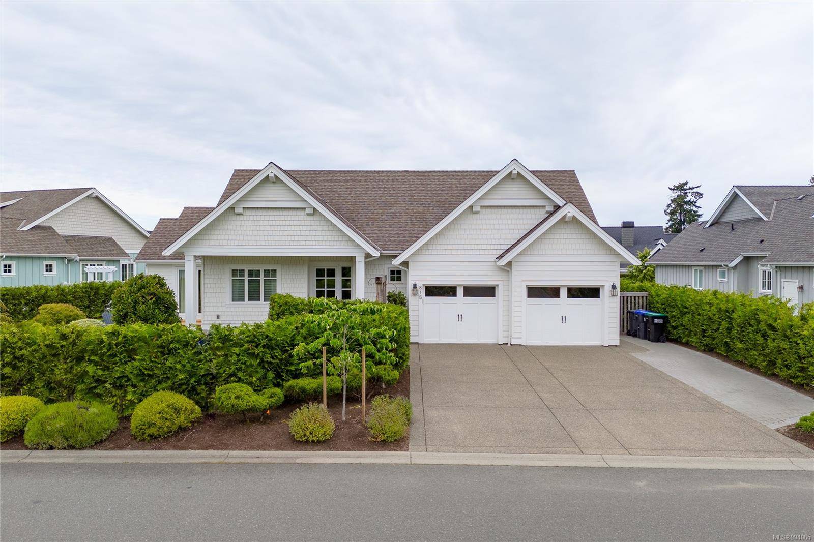 Qualicum Beach, BC V9K 0A2,815 Bluffs Dr