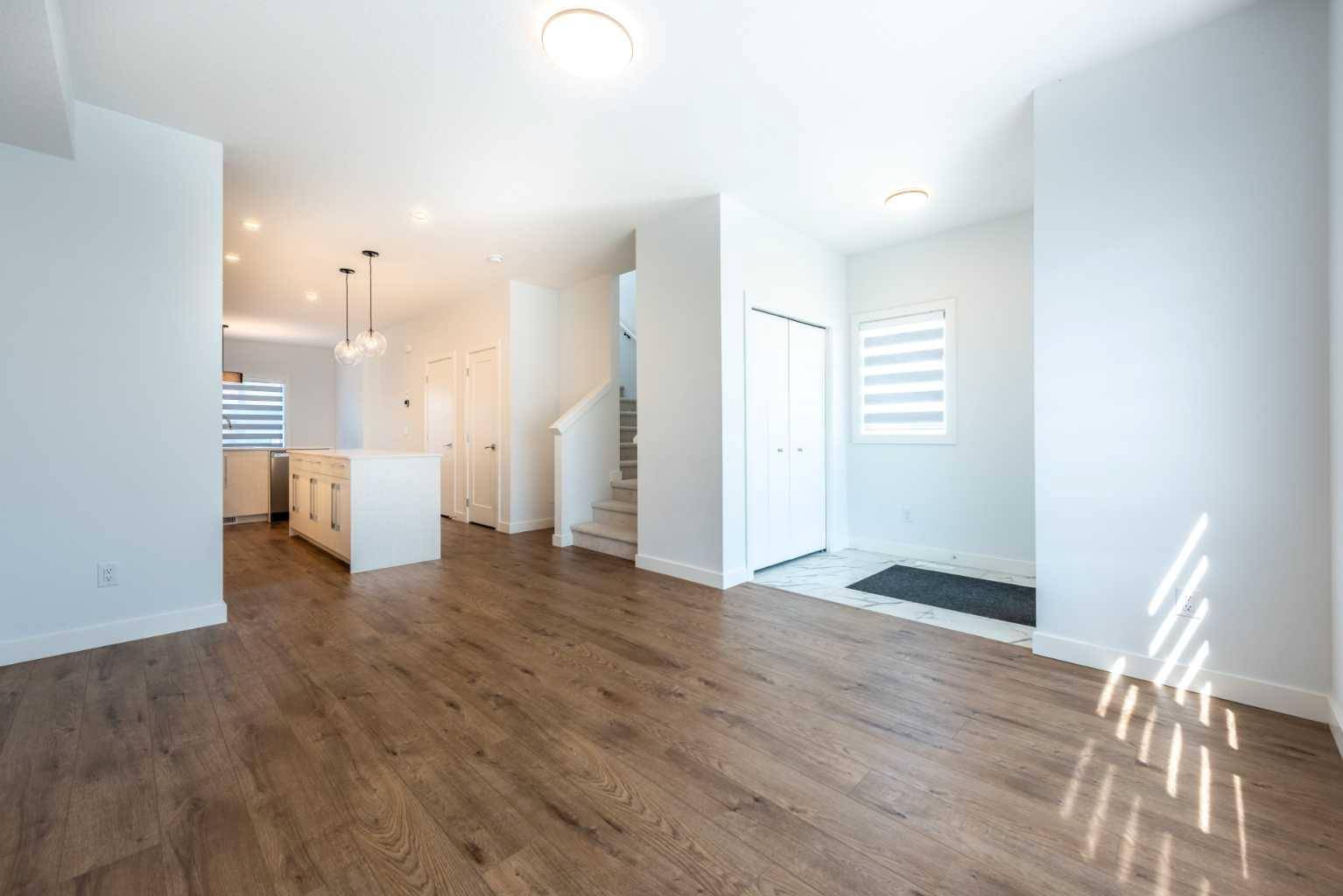 Calgary, AB T3S 0H7,7686 202 AVE Southeast