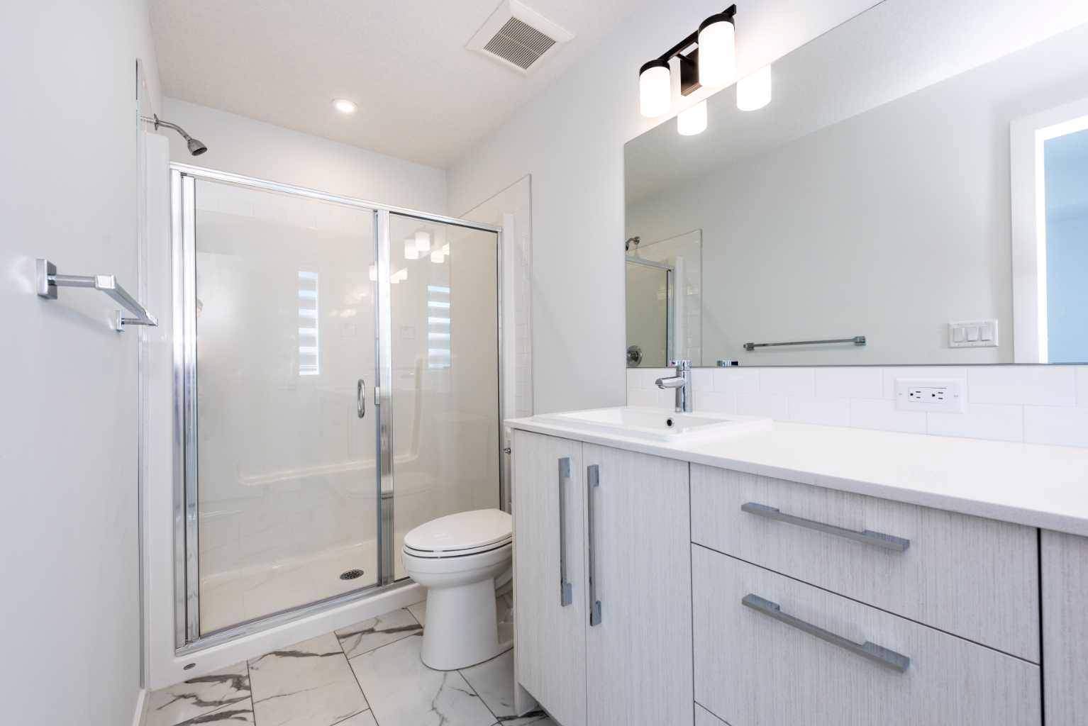 Calgary, AB T3S 0H7,7686 202 AVE Southeast