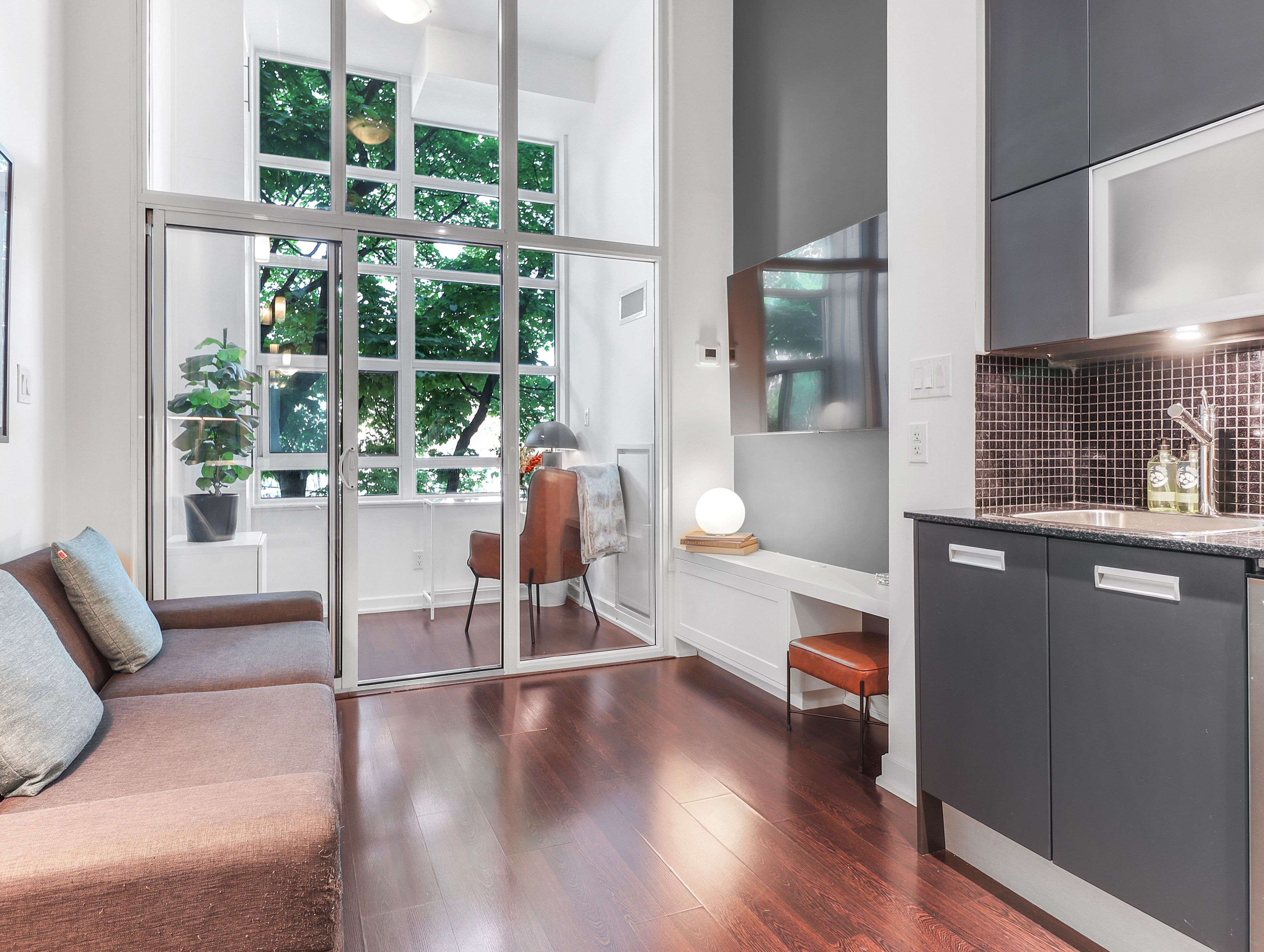 380 Macpherson AVE #231, Toronto C02, ON M4V 3E3