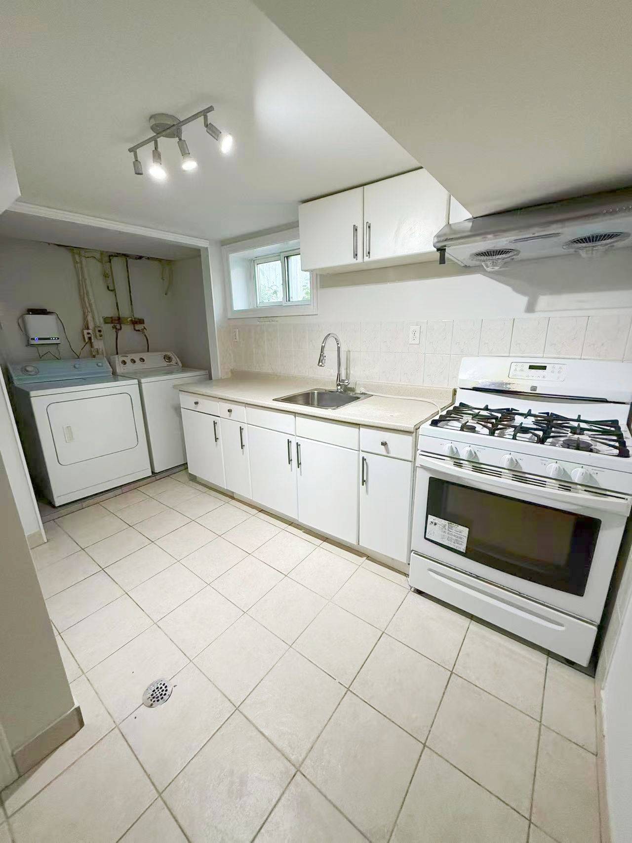 Toronto C07, ON M2R 2R6,342 Moore Park AVE #Bsmt