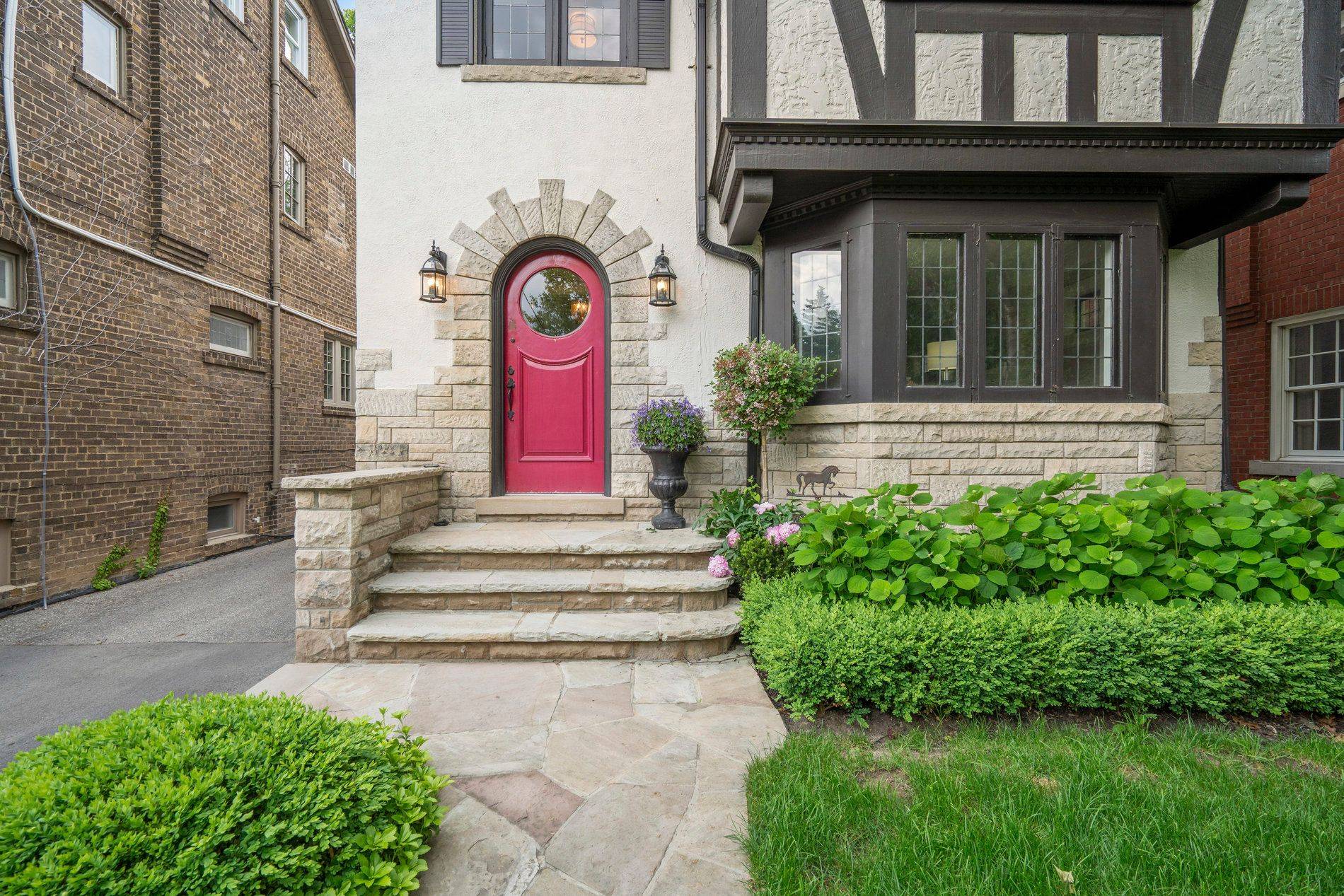 Toronto C09, ON M4W 2C2,294 Douglas DR