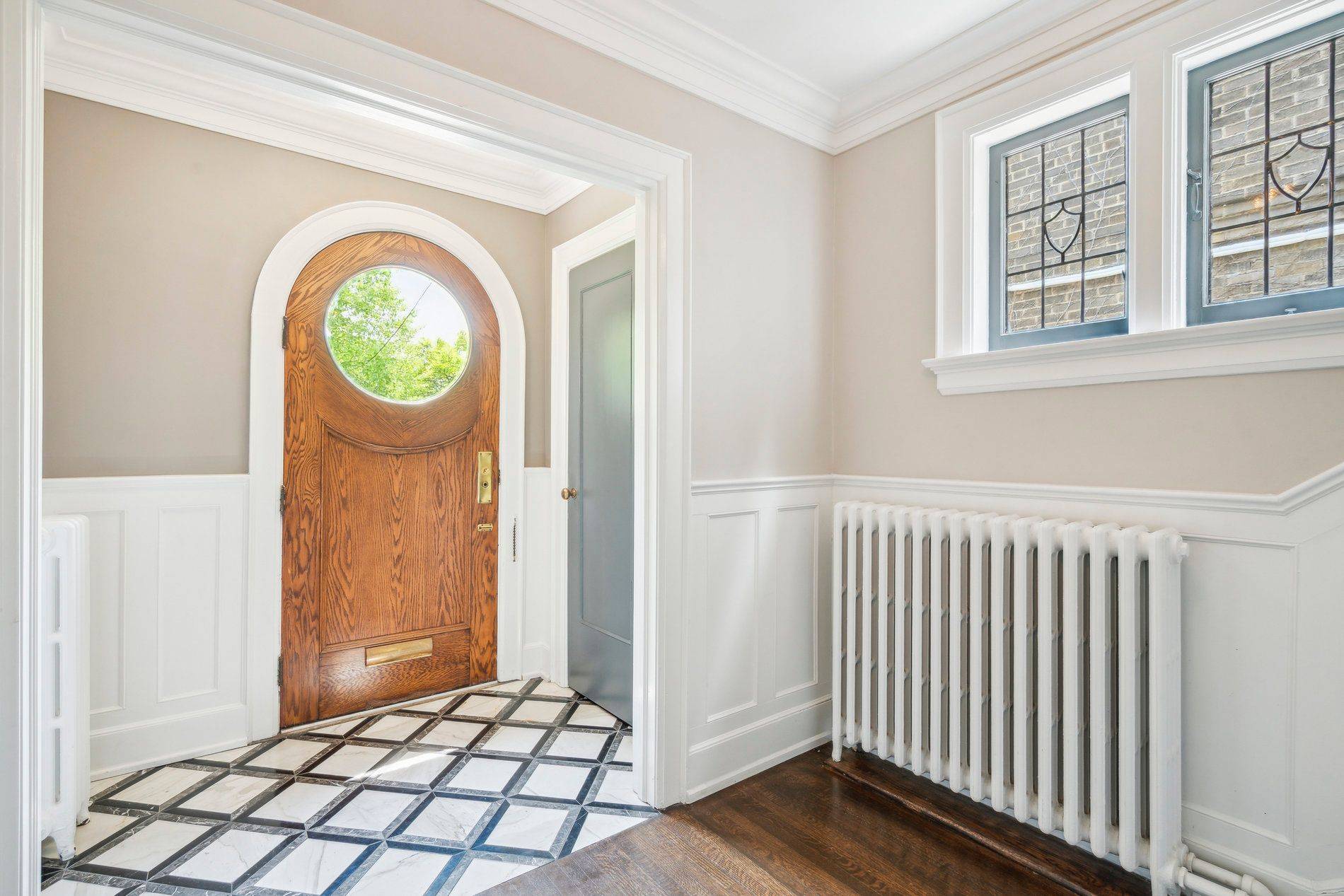 Toronto C09, ON M4W 2C2,294 Douglas DR