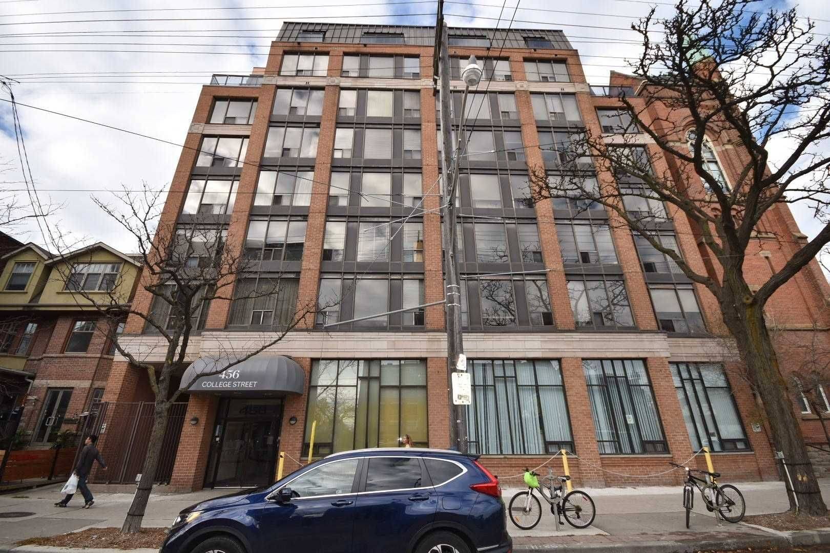 456 College ST #206, Toronto C01, ON M6G 4A3