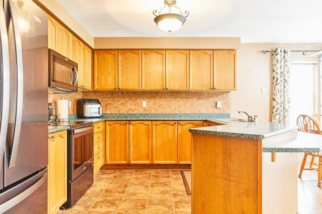 Oshawa, ON L1G 7Y3,1775 Edenwood DR