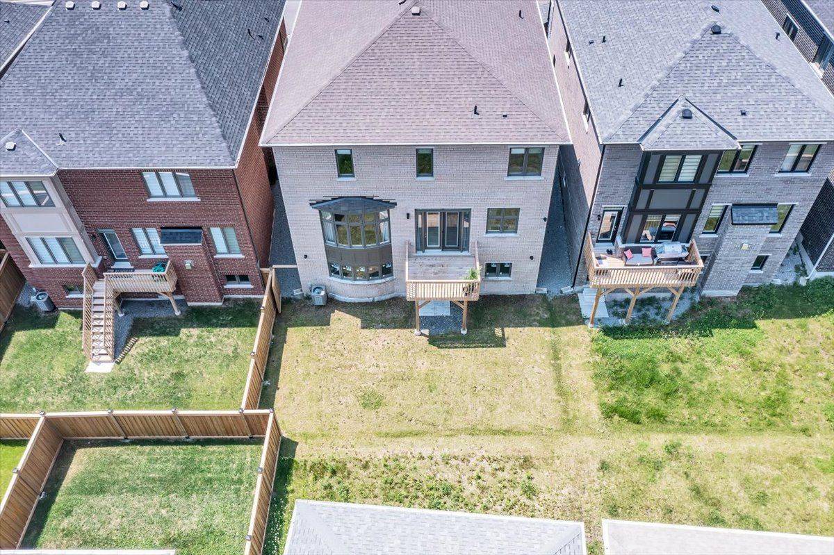Pickering, ON L1X 0N5,3033 Hollyberry TRL