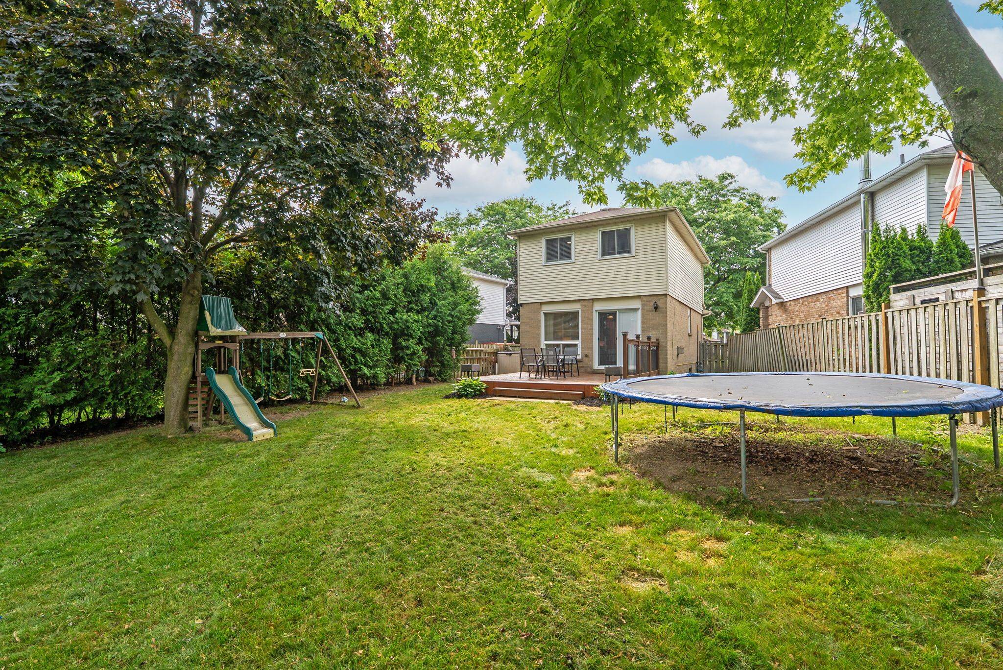Clarington, ON L1E 1B1,95 Turnberry CRES