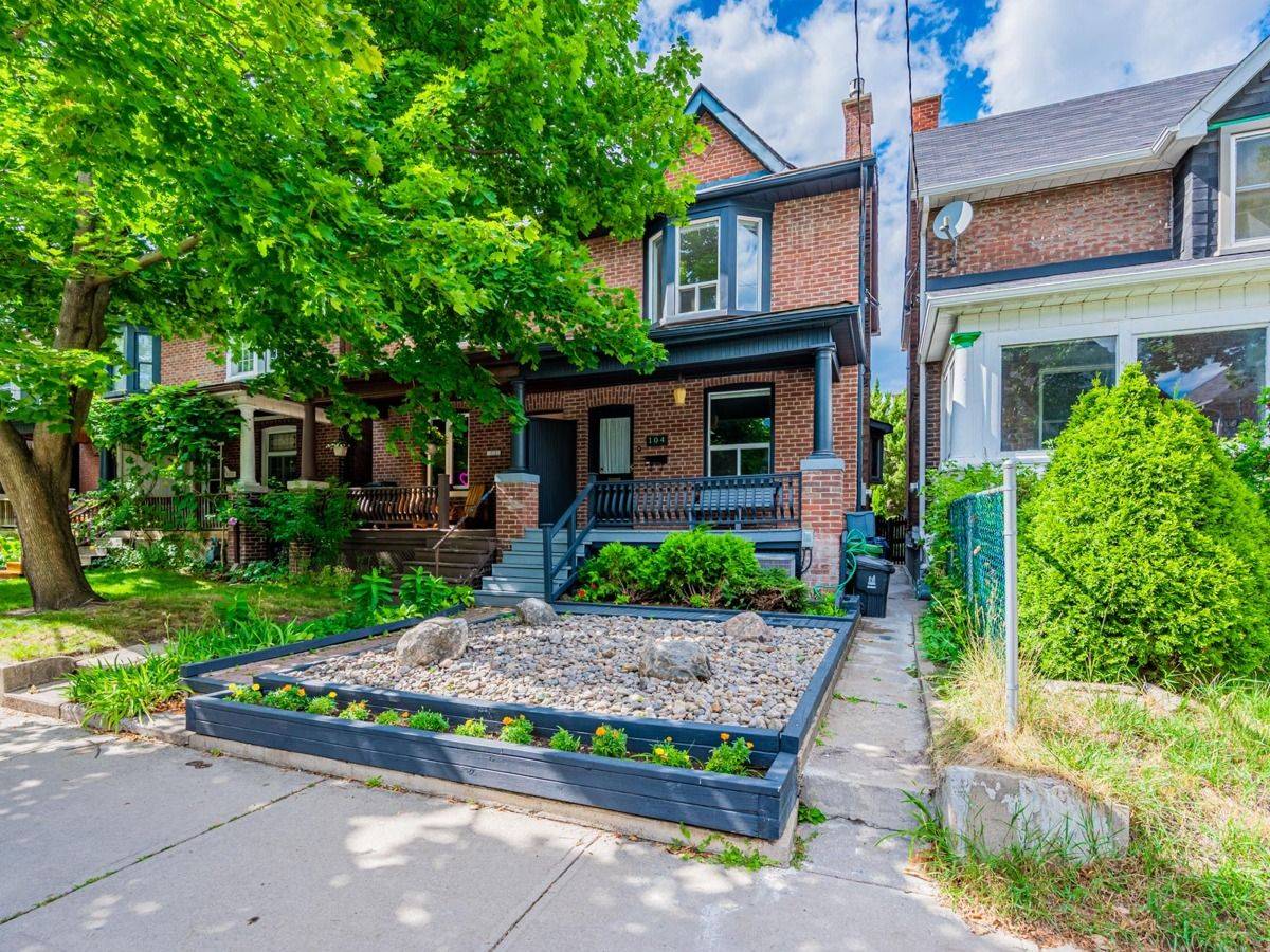 Toronto E01, ON M4K 1M7,104 Dearbourne AVE