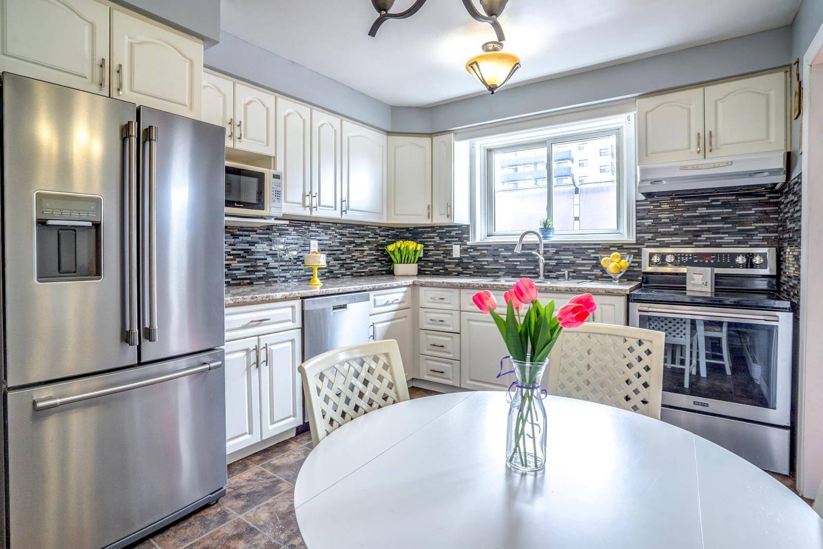 Oshawa, ON L1G 7E6,120 Nonquon RD #44