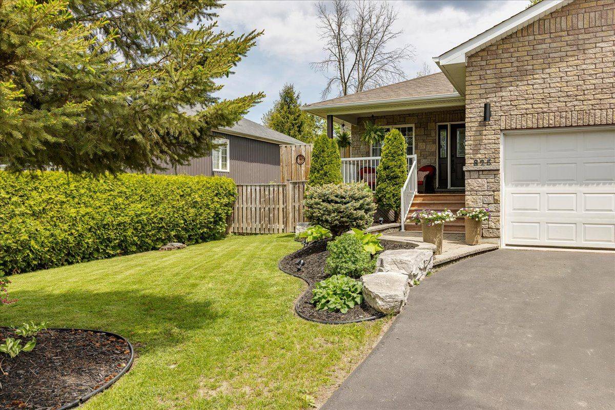 Georgina, ON L4P 3E9,825 Elmwood RD